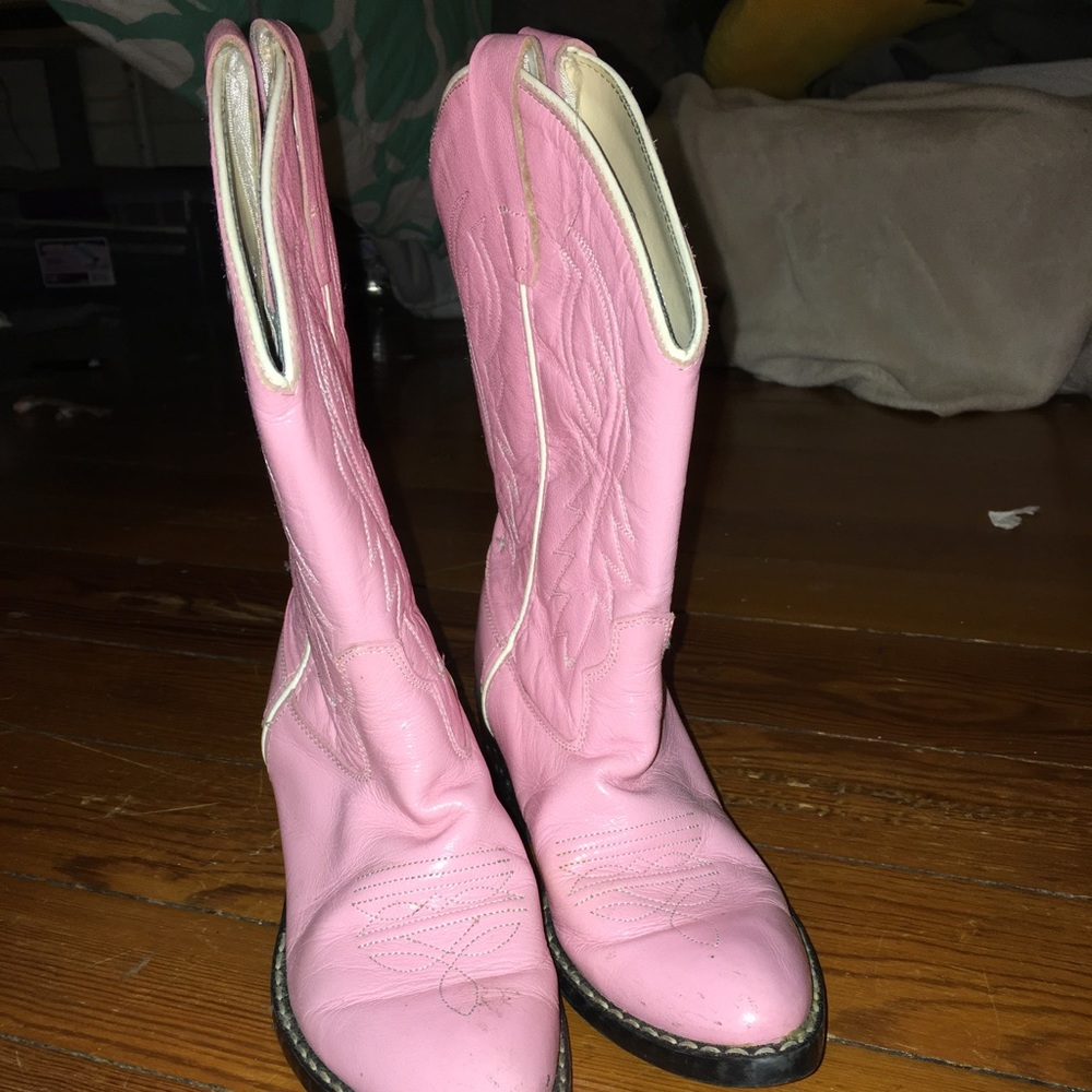Pink cowgirl boots